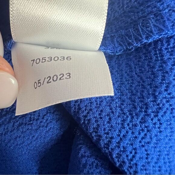 CeCe Ruffled-Cuff 3/4-Sleeve Crew Neck Blouse Womens Small Royal Blue Top - Picture 7 of 7